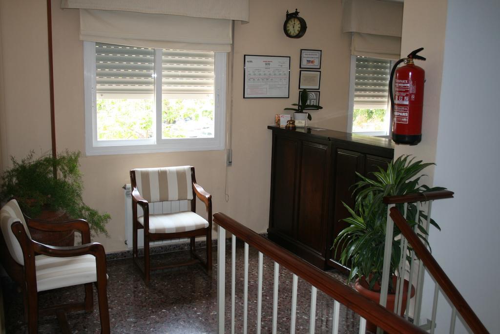 Hostal Puente De Piedra Saragossa Exterior foto