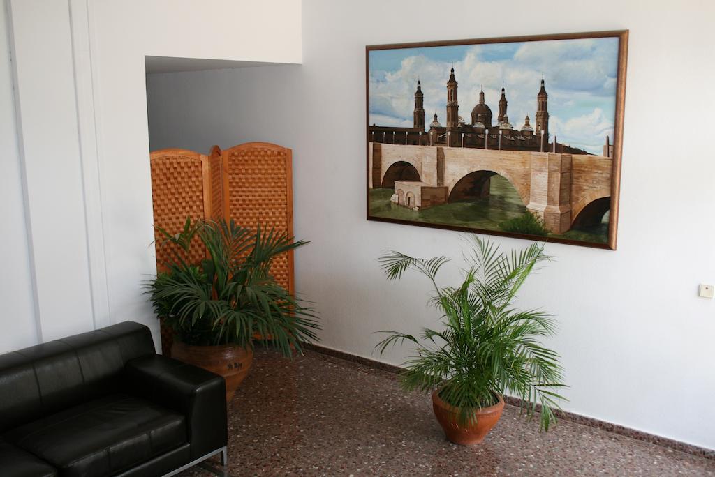 Hostal Puente De Piedra Saragossa Exterior foto